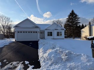 8045 Thurston Dr, Cicero, NY 13039