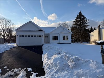 8045 Thurston Dr, Cicero, NY, 13039