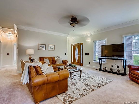 5th image of 376 Don McCarter Dr #7