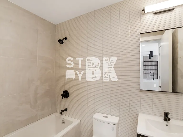 625A Halsey St #3A — Photo 6