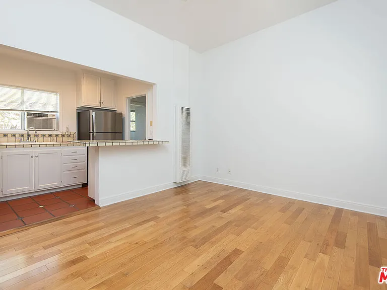 522 N Alta Vista Blvd #9 — Photo 2