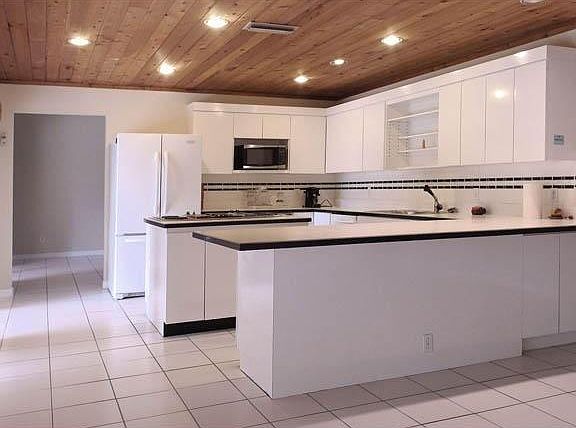 5th image of 2219 Gabriel Ln