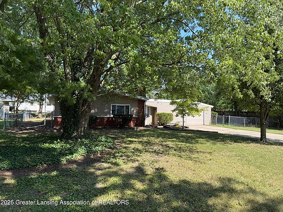 2nd image of 304 Theo Ave