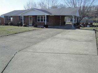 1441 Fairway Dr, Ashland, KY 41102