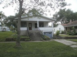 611 N Main St, Cameron, MO 64429