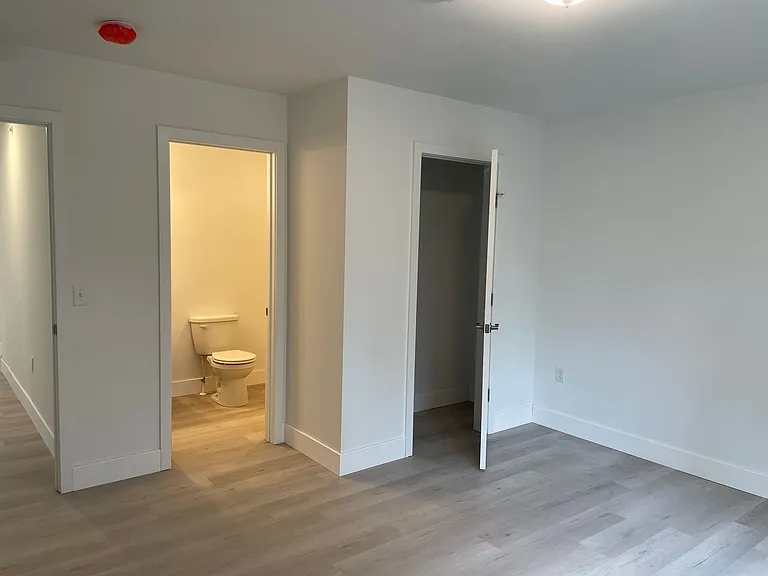 40 Longfellow Dr — Photo 13