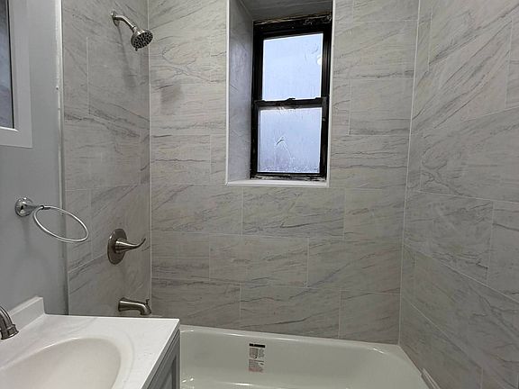 2nd image of 80 Telford St #102