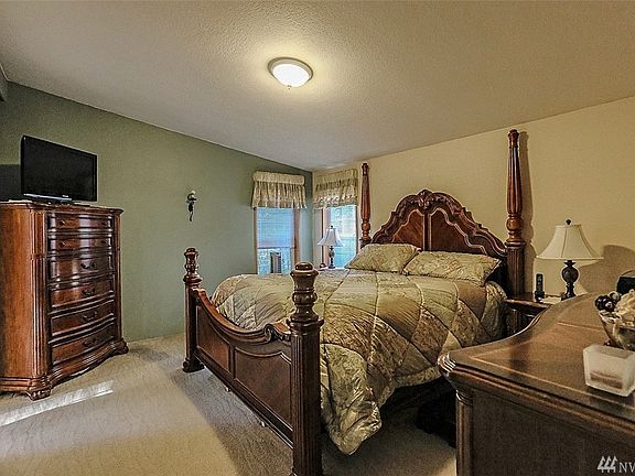 Expansive master bedroom 