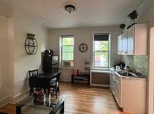 25-39 36th St #2F, Astoria, NY 11103