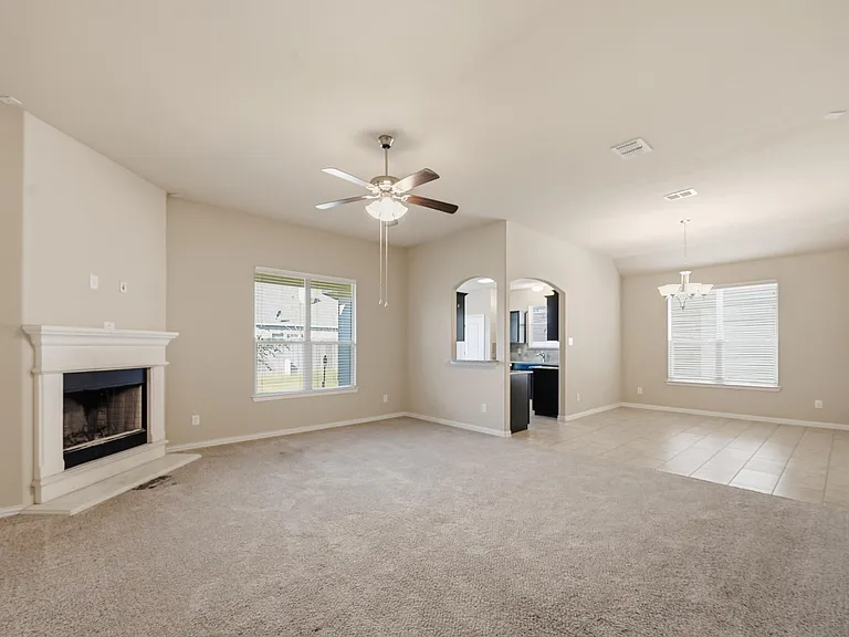 717 Jennie Marie Cir — Photo 2