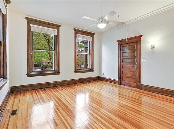 3rd image of 207 W 26th St #B