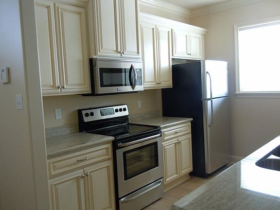 2nd image of 6753 Bellaire Dr