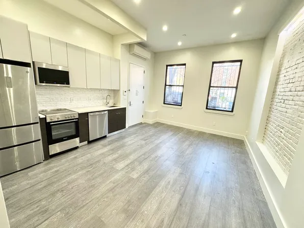 446 Gates Avenue image 1 of 15