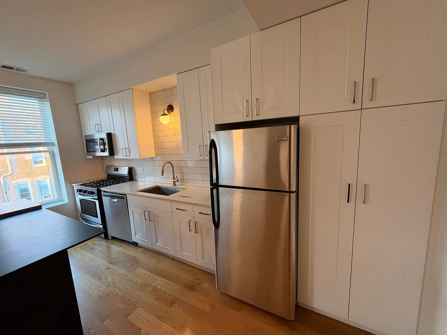2 bed, 600 sqft, $2,250 — Photo 3
