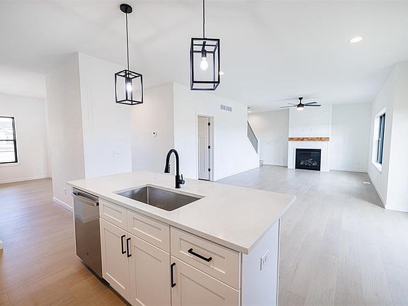 5th image of 501 Ridge Court