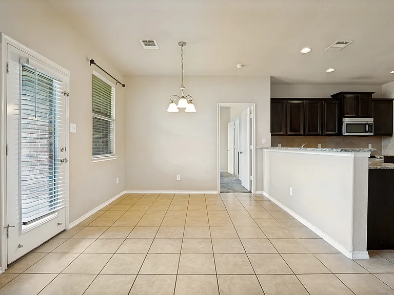 1305 Lone Pine Dr — Photo 10