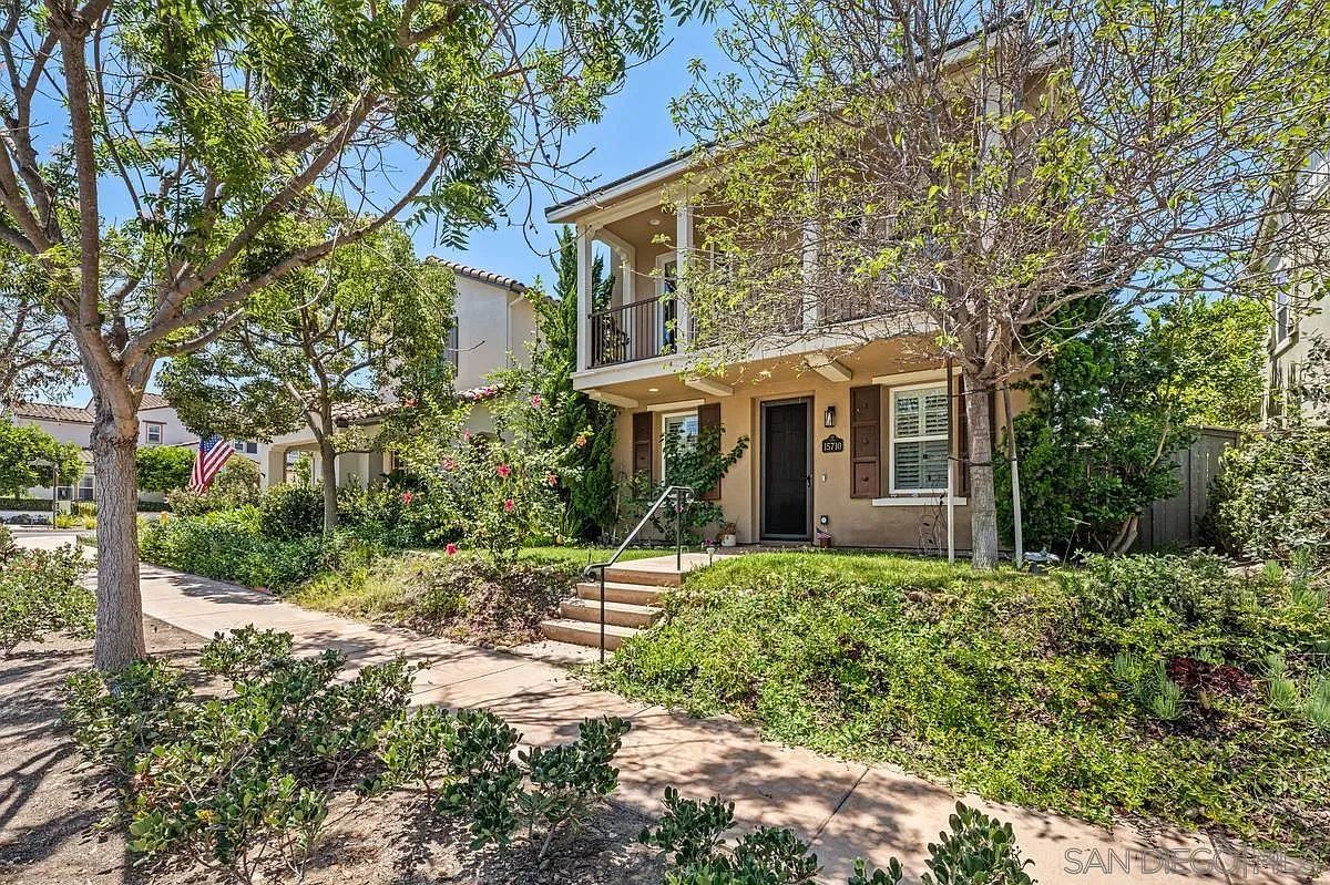 4 bed, 2.5 bath, 2360 sqft, $5,500 — Photo 4
