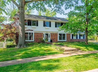 574 Briarwyck Dr, Ballwin, MO 63011