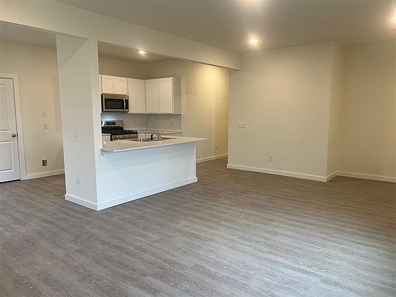 3rd image of 1779 NE 20th St