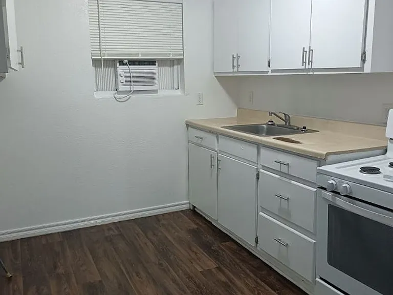 5016 S Drexel Ave — Photo 7
