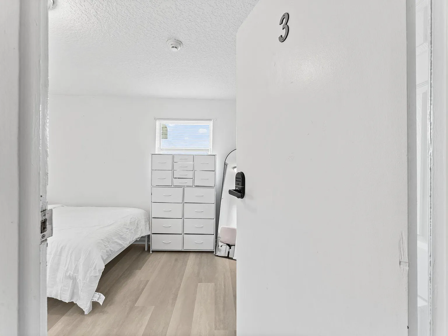 4 bed, 3.0 bath, 2234 sqft, $797 — Photo 1
