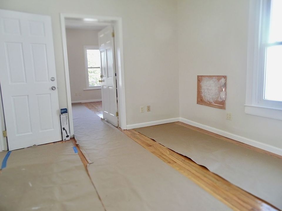 1st image of 990 E 96th St #2