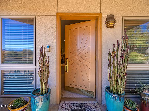 5th image of 4241 N Walden Pl
