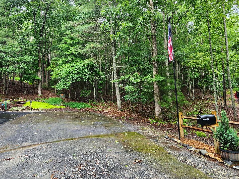 1st image of 8 Enchanted Forest Ln