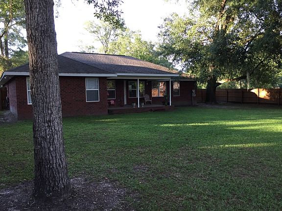 2nd image of 322 SW Stonehenge Ln
