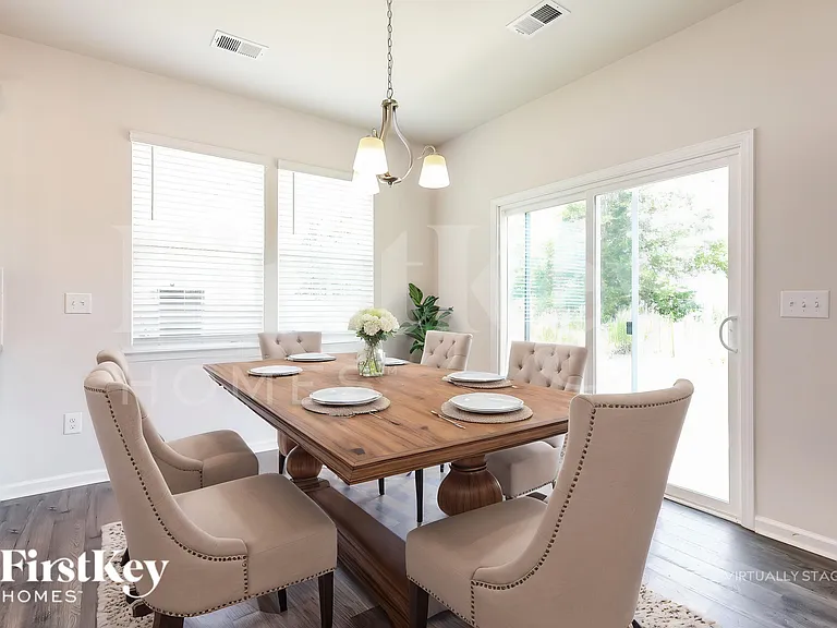 404 Stonefence Dr — Photo 7