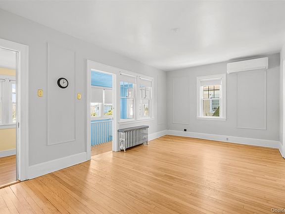 2nd image of 42 Crestview Street