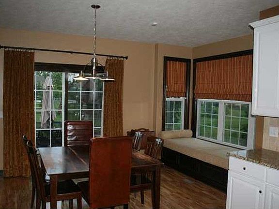 4th image of 9485 Gibson Dr