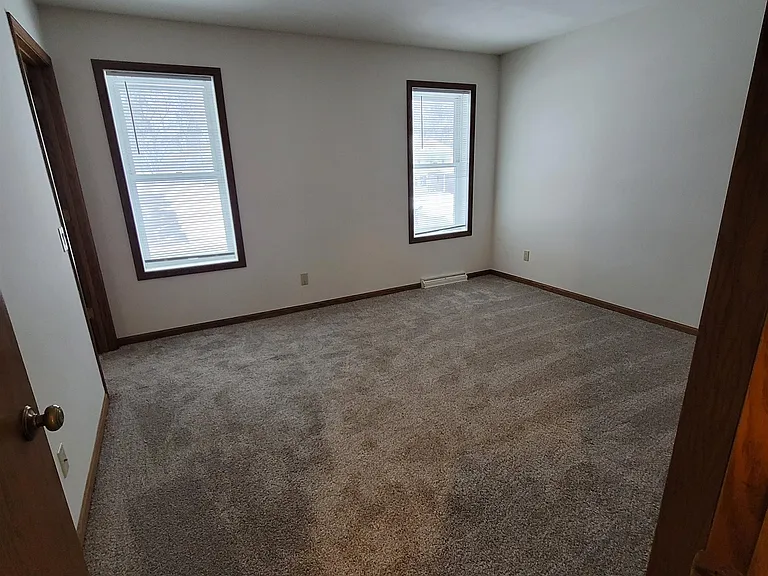 7008 Longmeadow Rd — Photo 8