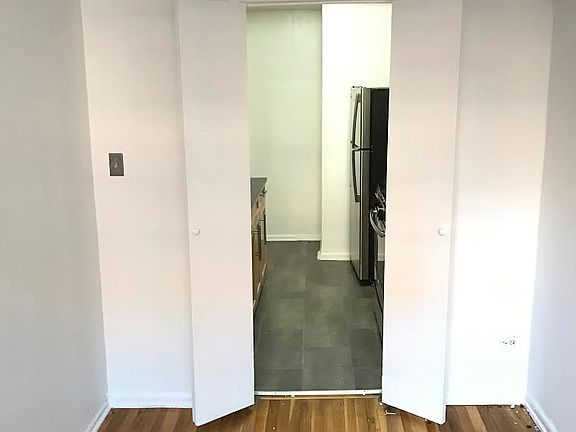 4th image of 2700 Ocean Ave #4
