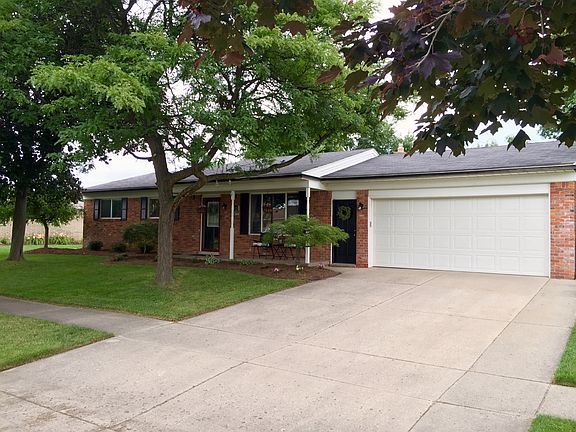 Deep 2.5 car garage