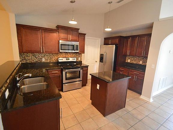2nd image of 114 Colchester Pl
