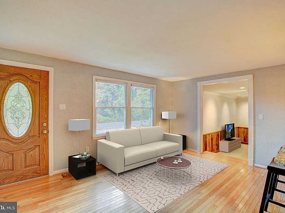 2nd image of 518 James Ave