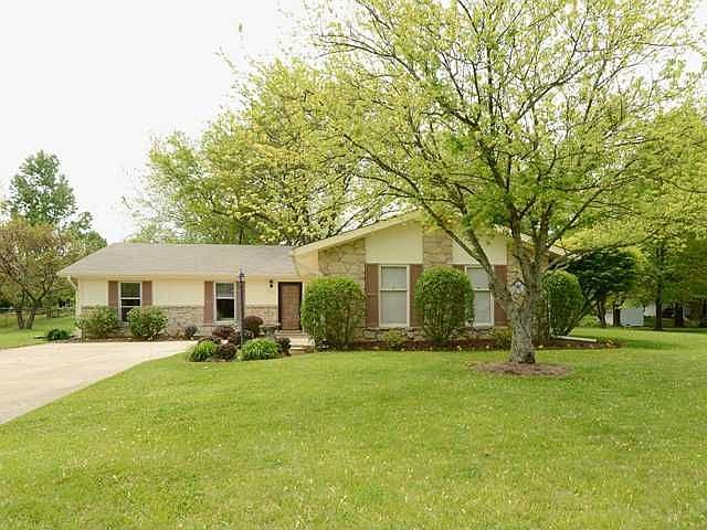 1st image of 923 Eagle Ct