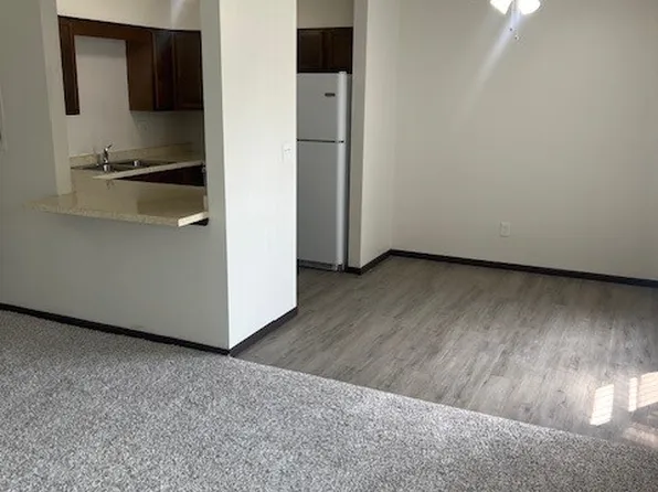 4310 Centennial Ct APT 6, Gurnee, IL 60031