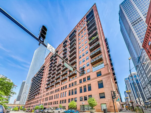 165 N Canal St APT 607, Chicago, IL 60606