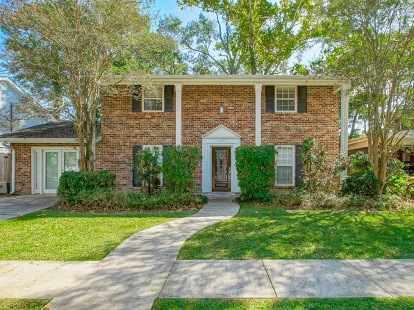 121 Hazel Dr, River Ridge, LA 70123