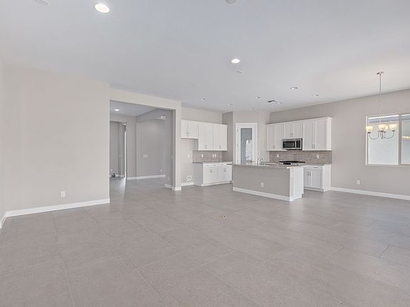 5th image of 3060 SE Tapaderos Dr