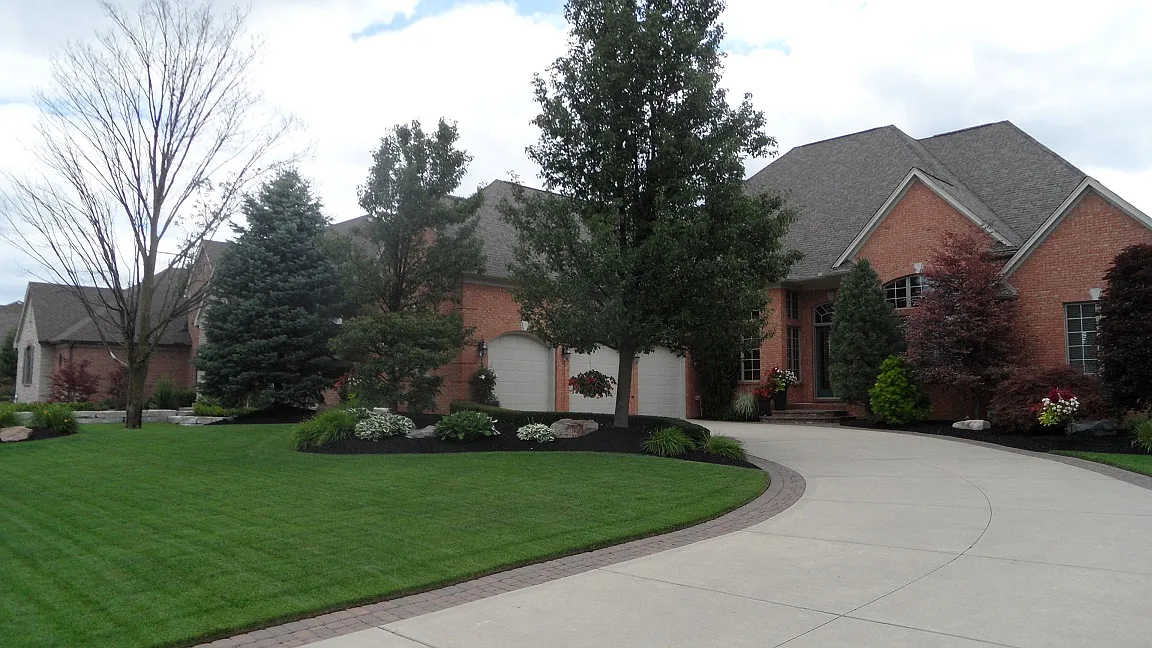 61402 Crown Point Dr photo 1
