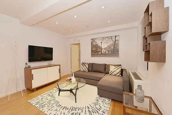 Rented by Global Realty Opportunities | media 25