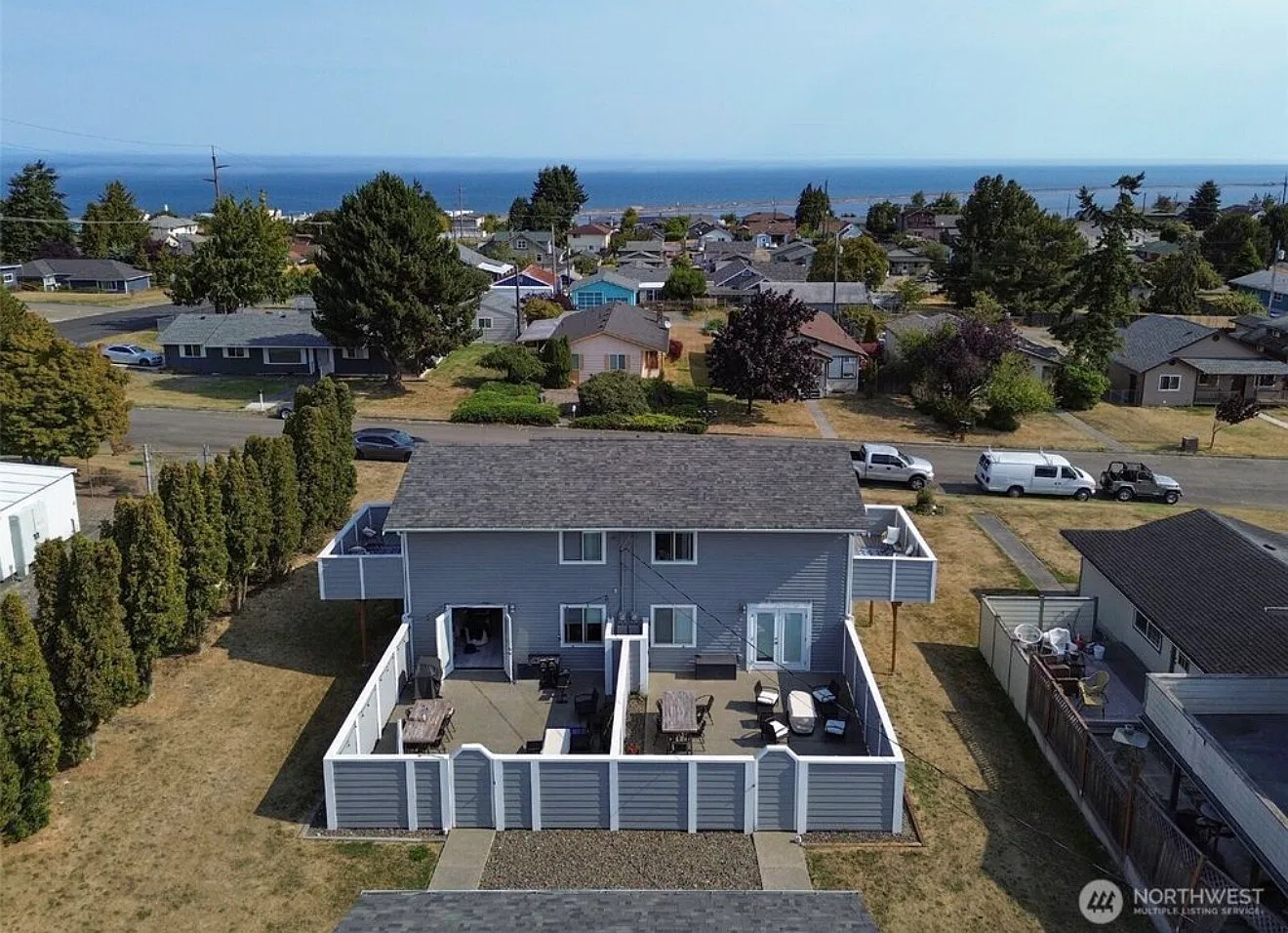 2 bed, 1.5 bath, 1500 sqft, $2,500 — Photo 2
