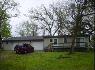 4703 W Lake Shore Dr, Wonder Lake, IL 60097