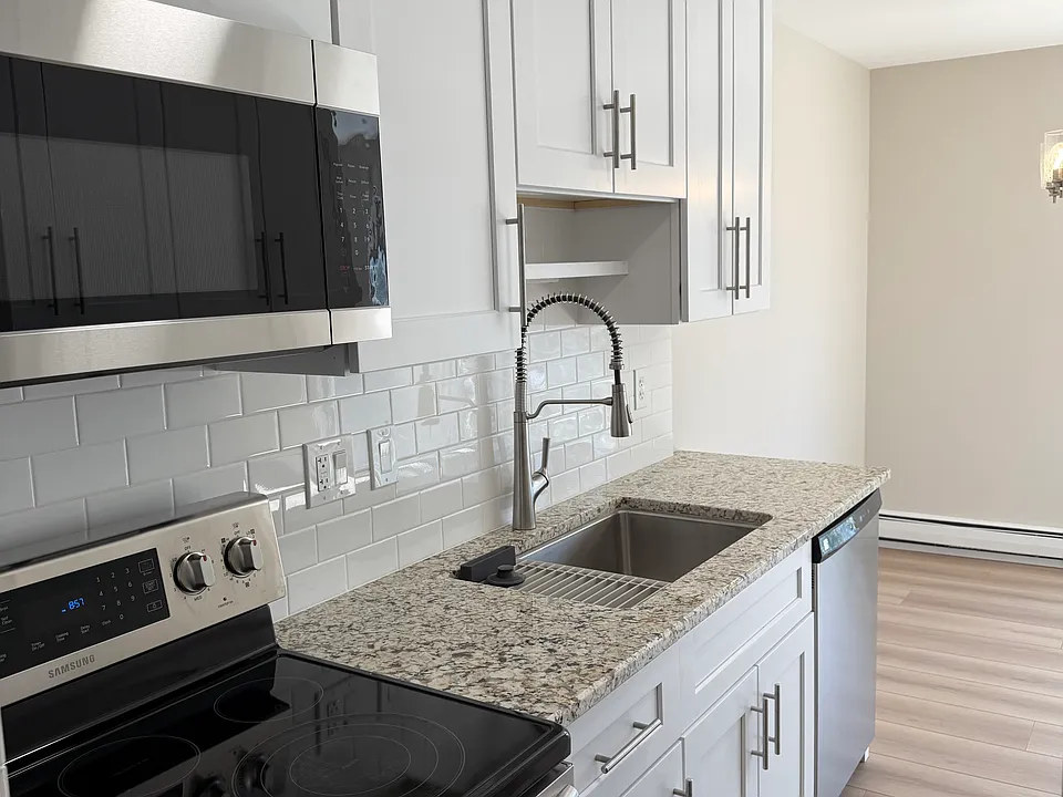 315 Solon Rd #303