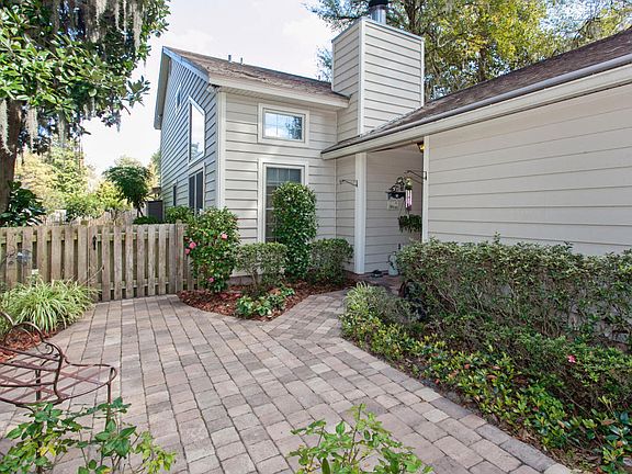 2nd image of 3949 Valley Garden Dr W