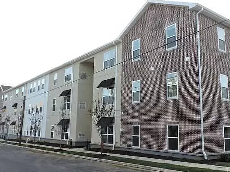 Chelsea Commons — Photo 1