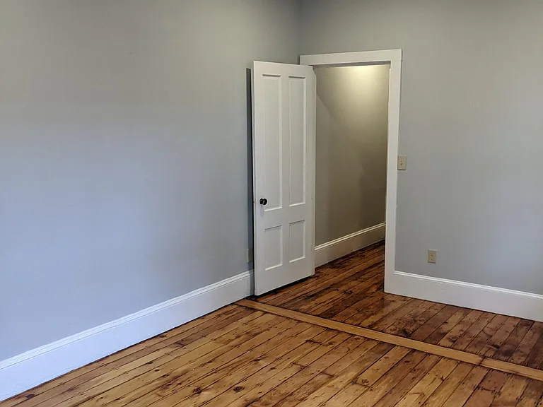441 Pleasant St #5 — Photo 7